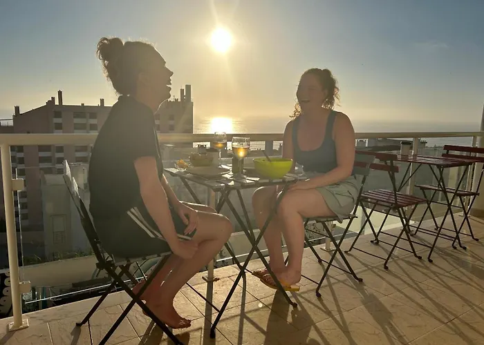 Arthouse Surf 招待所 *